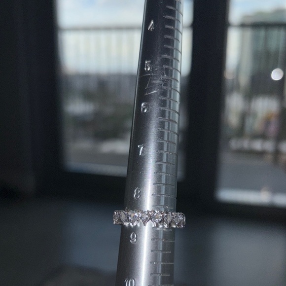 Silver Women's Ring with heart shaped gemstones Eternity design - Picture 4 of 15